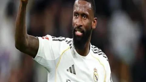 CBA最新排名：上海稳居榜首，黑马跃进前八，北控无缘季后赛